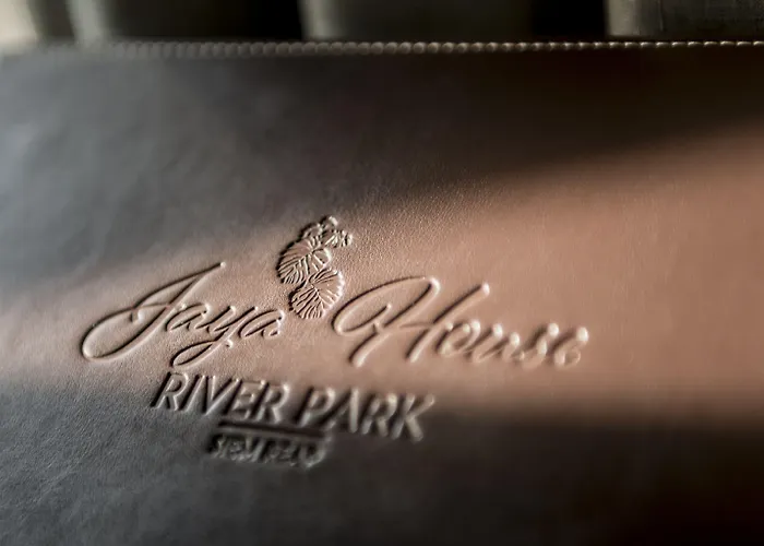 Jaya House River Park 5*